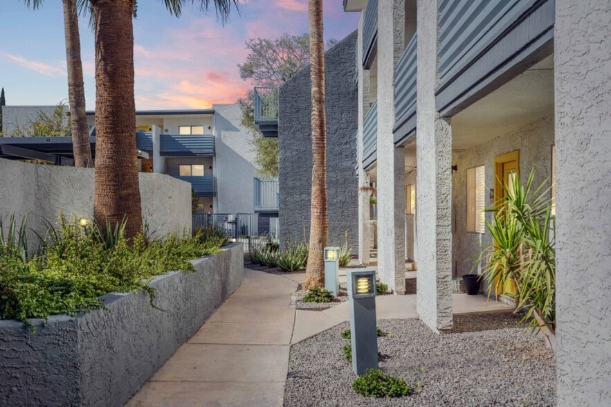 More Photos Of 2930 N 52nd St, Phoenix Apartments For Sale