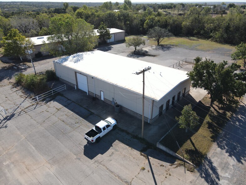 More Photos Of 5608-5608 Industrial Blvd, Edmond Warehouse For Lease