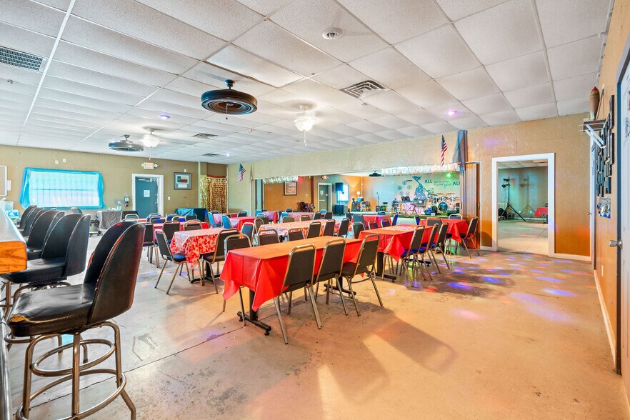 More Photos Of 5810 US Highway 259 N, Naples Freestanding For Sale