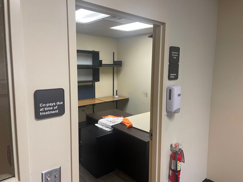 More Photos Of 4005 Fountain Valley Dr, Knoxville Medical For Lease