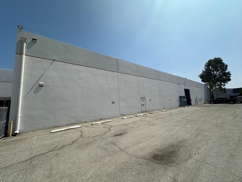 More Photos Of 1315 S Johnson Dr, City of Industry Warehouse For Lease