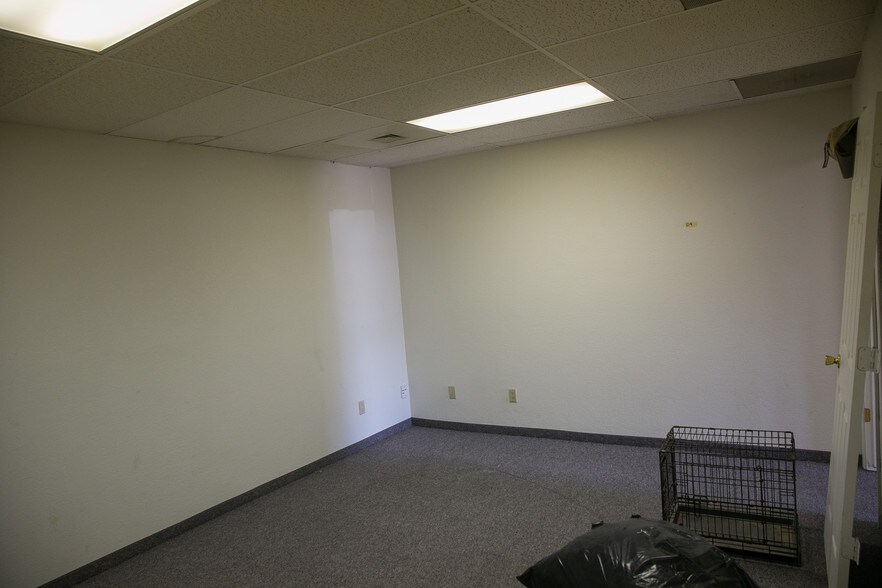 More Photos Of 165 E Southern Ave, Mesa Loft Creative Space For Lease
