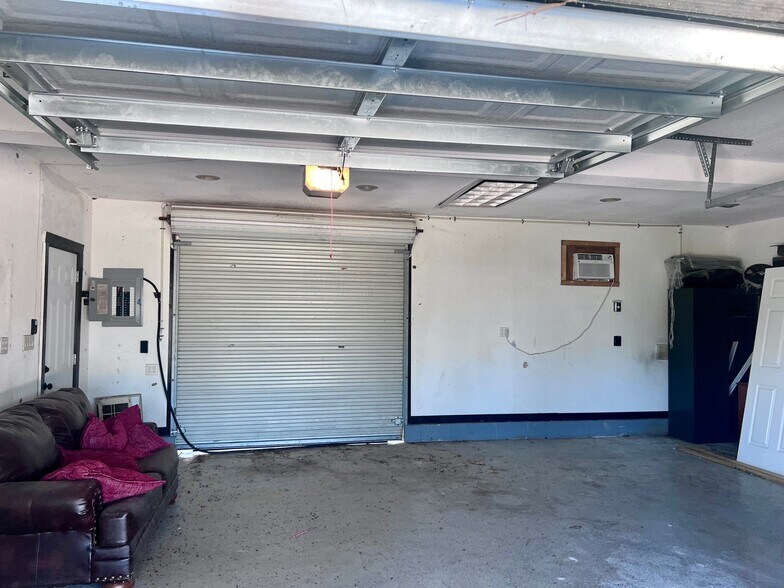 More Photos Of 2506 Anders Ln, Kemah Medical For Lease