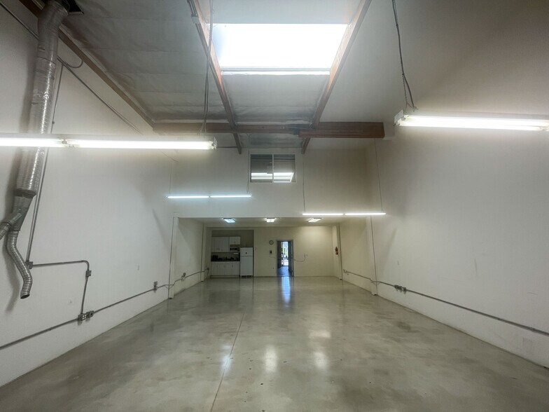 More Photos Of 2639 Lavery Ct, Newbury Park Warehouse For Lease