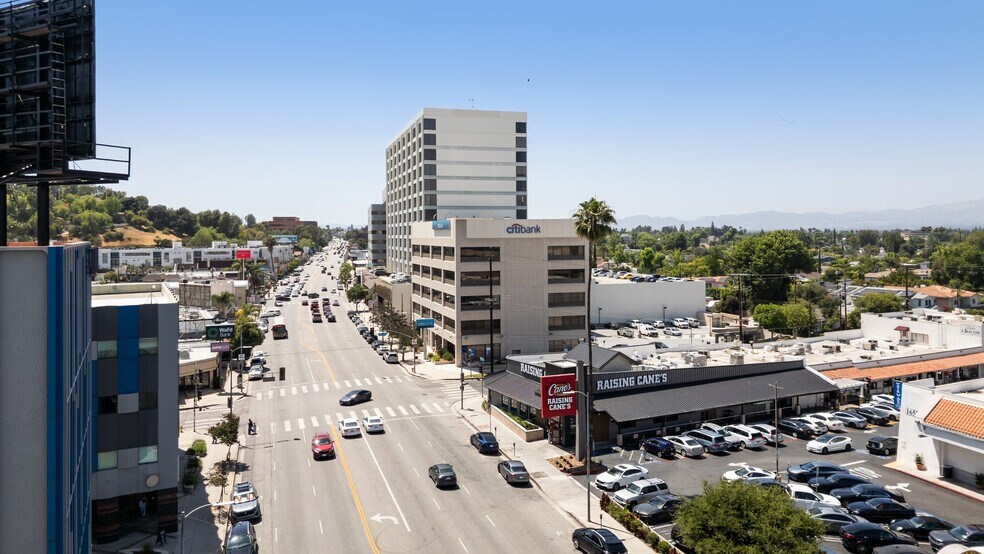 More Photos Of 16601 Ventura Blvd, Encino Office For Sale