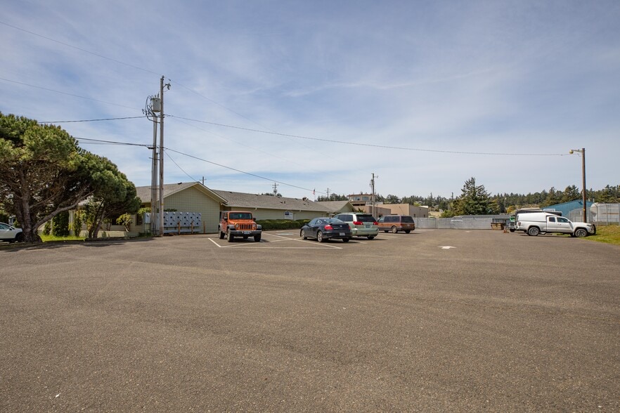 More Photos Of 1860 Virginia Ave, North Bend Medical For Lease