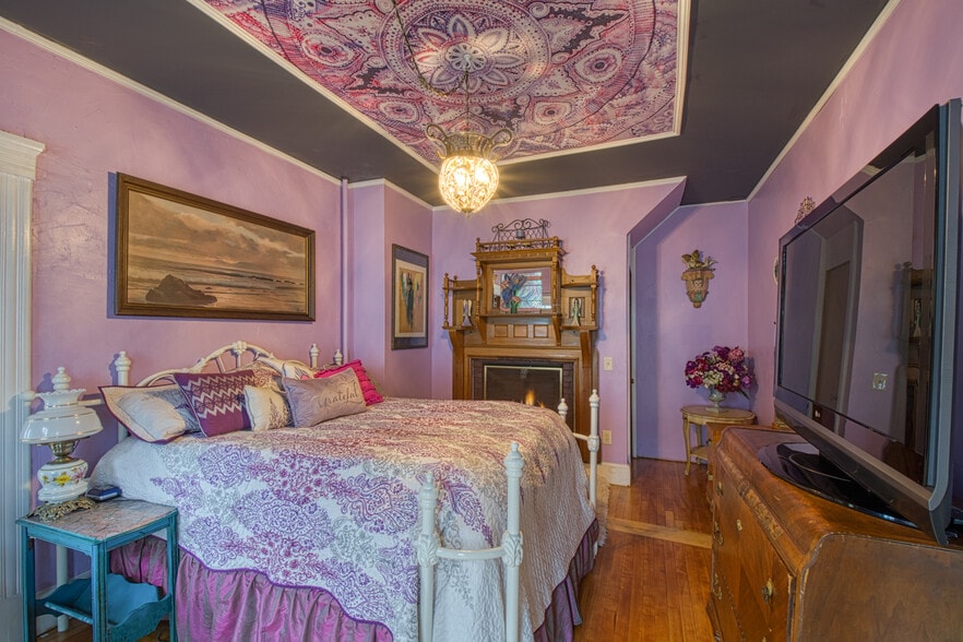 More Photos Of 28 Woodstock Ave, Putnam Specialty For Sale