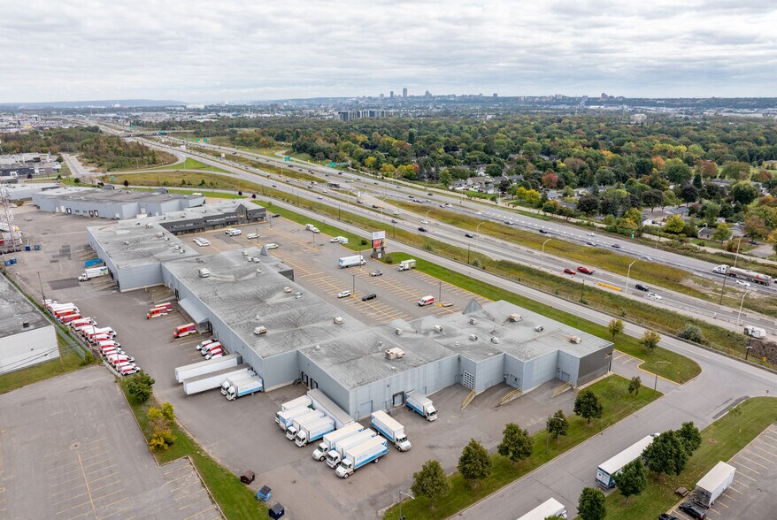 More Photos Of 2500 Rue Jean-Perrin, Québec Unknown For Lease