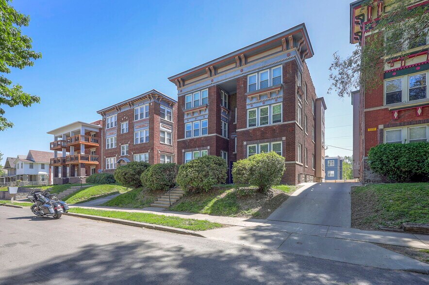 More Photos Of 4017-4023 Harrison St, Kansas City Apartments For Sale