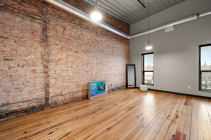 More Photos Of 112 E 3rd St, Imlay City Storefront Retail Residential For Sale