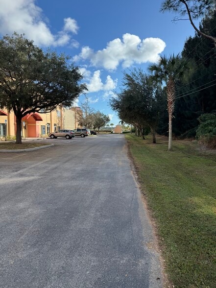 More Photos Of 801-893 Kings Hwy, Fort Pierce Light Manufacturing For Sale