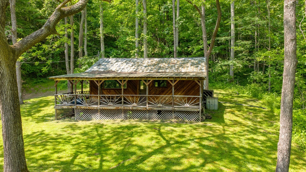 More Photos Of 1413 Song Bird Ln, Grassy Meadows Lodge Meeting Hall For Sale