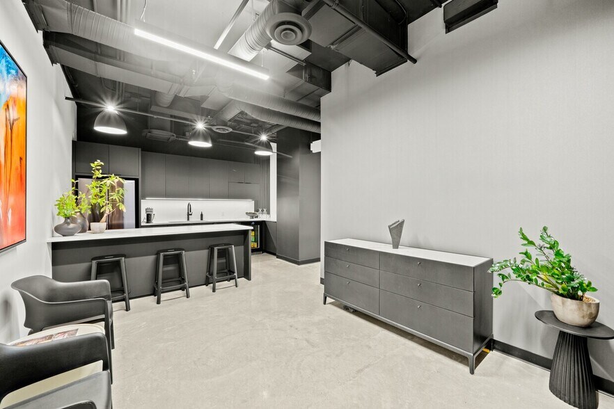 More Photos Of 63 6 Th Av W, Vancouver Medical For Sale