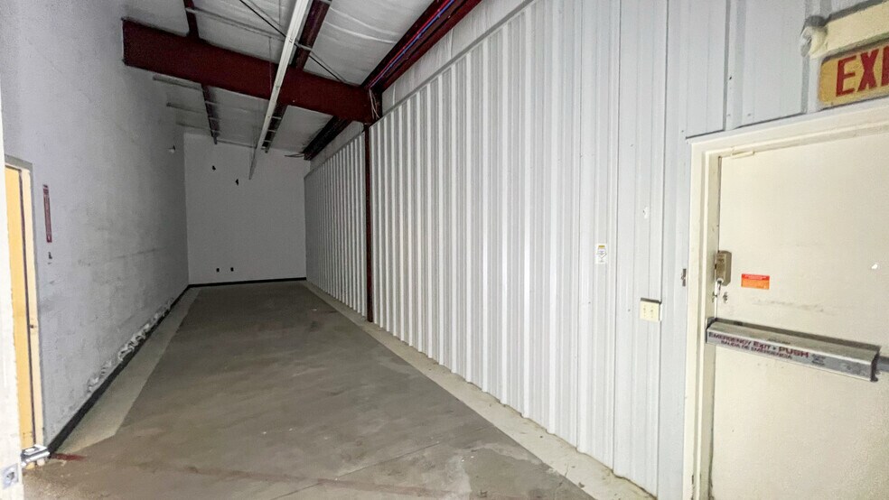 More Photos Of 33554 MO-25, Advance Freestanding For Sale