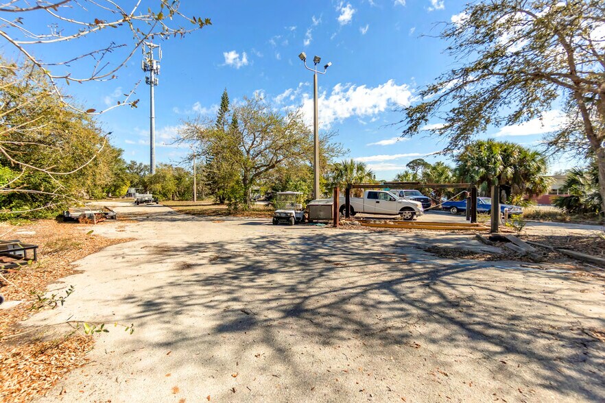 More Photos Of 6735 14th St, Bradenton Auto Repair For Sale