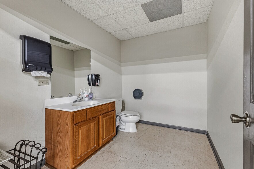 More Photos Of 3615 Stadium Blvd, Jonesboro Freestanding For Lease