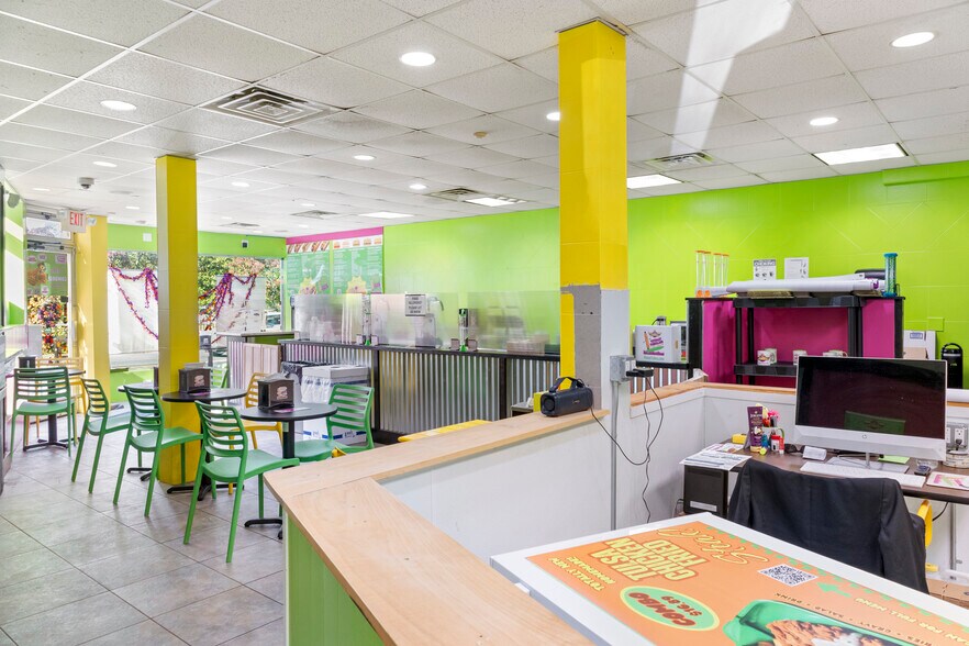 Primary Photo Of 78-88 Bayville Ave, Bayville Storefront Retail Residential For Lease