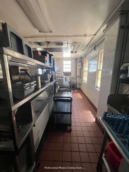 More Photos Of 200 Hill St, Jerome Hotel For Lease