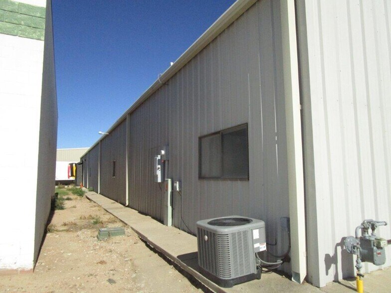 More Photos Of 2121 W Mary St, Garden City Industrial For Lease