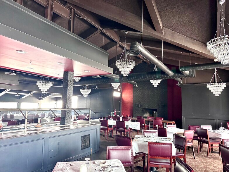 More Photos Of 3331 Plaza Way, Waldorf Restaurant For Lease