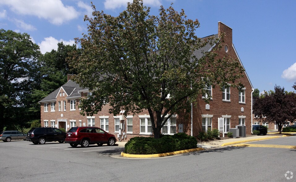 Primary Photo Of 2106 Gallows Rd, Vienna Office For Lease