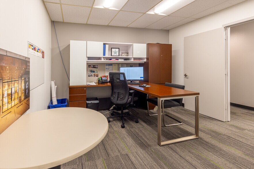 More Photos Of 8020 Westglen Dr, Houston Office For Lease