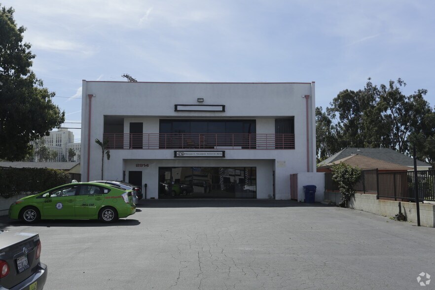 More Photos Of 2914 Main St, Los Angeles Loft Creative Space For Lease