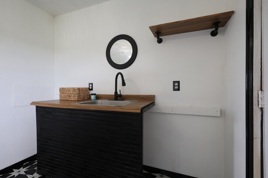 More Photos Of 25377 Welling rd, Welling Apartments For Sale