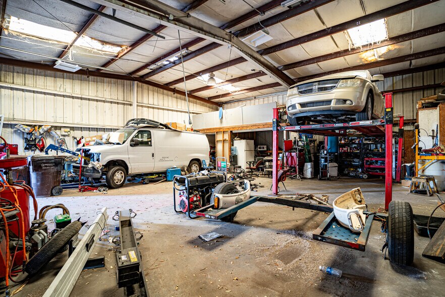 More Photos Of 180 Dr J A Wiltshire Ave E, Lake Wales Warehouse For Sale