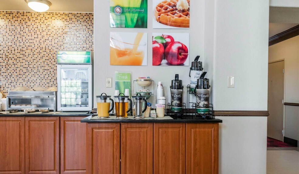 More Photos Of 6100 Iliff Rd NW, Albuquerque Hotel For Sale