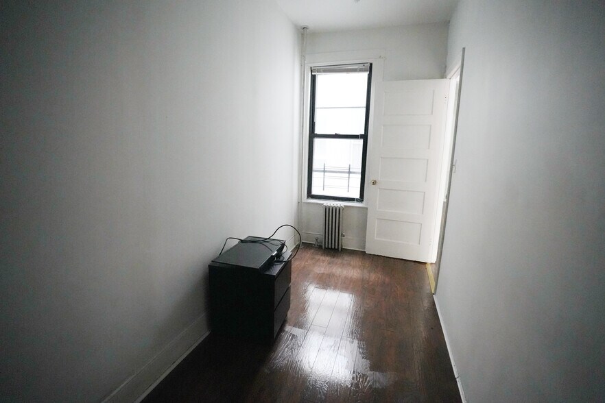More Photos Of 1881 Putnam Ave, Ridgewood Apartments For Sale