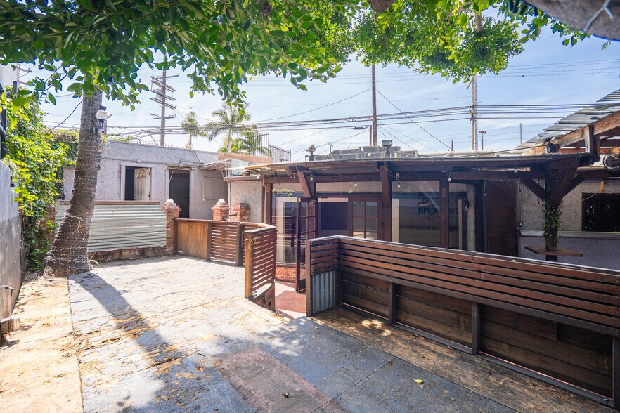 More Photos Of 1350 S La Brea Ave, Los Angeles Restaurant For Sale