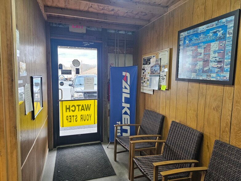 More Photos Of 130 Progress Way NE, Norton Service For Sale