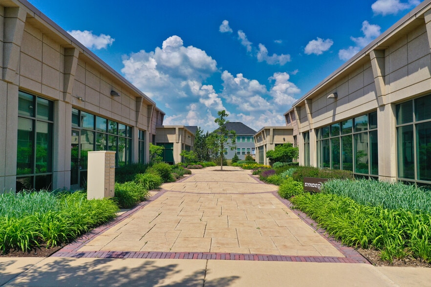 More Photos Of 320 Cardinal Dr, St Charles Medical For Lease