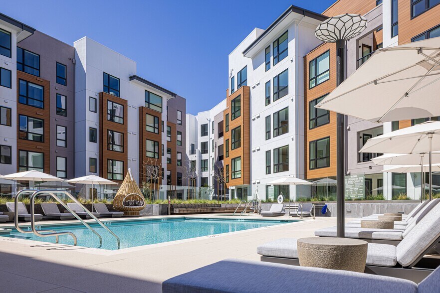 More Photos Of 2580-2590 California St, Mountain View Apartments For Lease