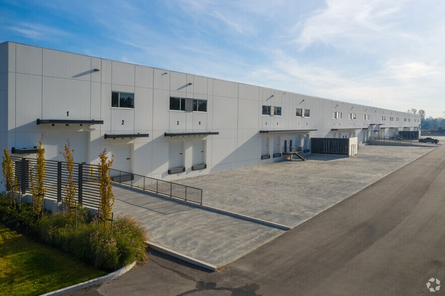 More Photos Of 8211 Fraser Reach Crt, Burnaby Warehouse For Lease