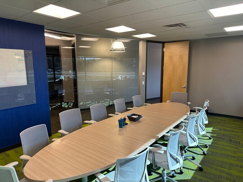 More Photos Of 10405 6th Ave N, Plymouth Office For Sale