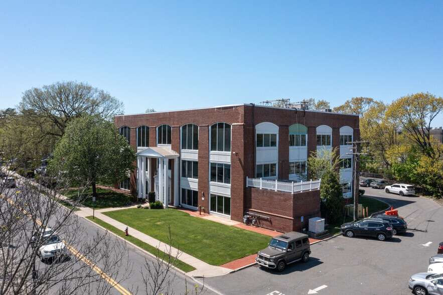 Primary Photo Of 601 Franklin Ave, Garden City Medical For Lease