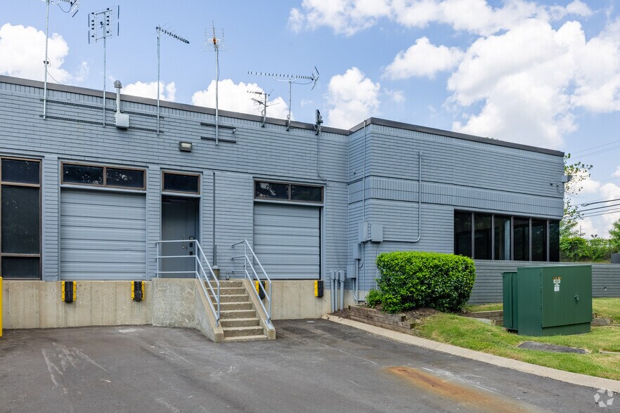 More Photos Of 1645 Murfreesboro Rd, Nashville Unknown For Lease