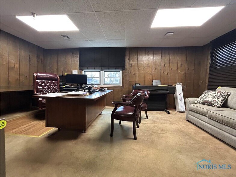 More Photos Of 446 N Wood St, Fremont Warehouse For Sale