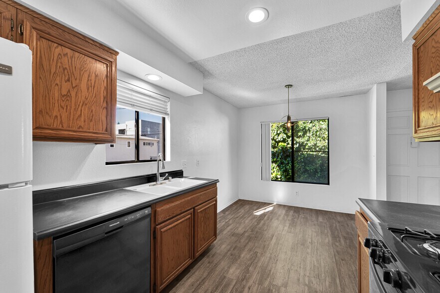 More Photos Of 1236 21st St, Santa Monica Apartments For Sale