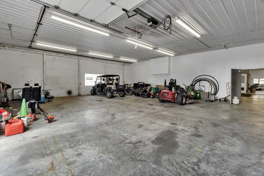 More Photos Of 7120 Seneca St, Elma Warehouse For Lease
