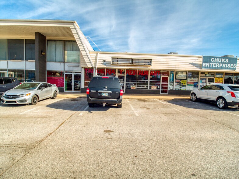 More Photos Of 2000 N MacArthur Blvd, Oklahoma City Storefront Retail Residential For Sale