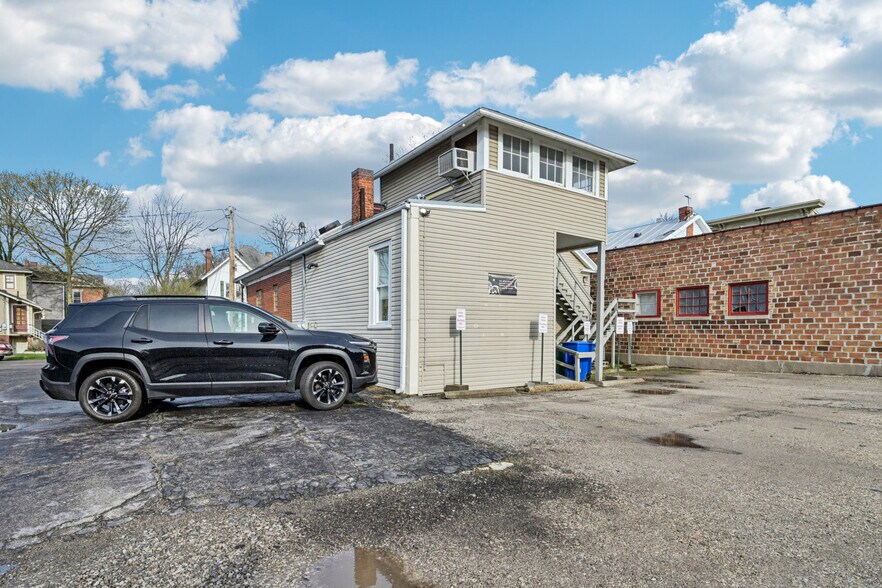 More Photos Of 56 N Franklin St, Delaware Freestanding For Sale