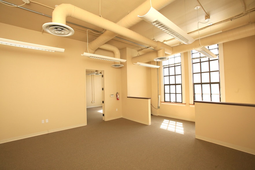 More Photos Of 20 N Sutter St, Stockton Office For Lease