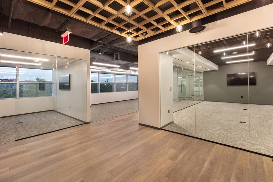 More Photos Of 1900 Campus Commons Dr, Reston Unknown For Lease