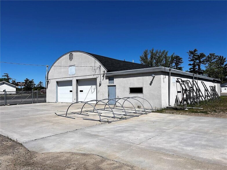 More Photos Of 1022 NW 4th St, Grand Rapids General Retail For Sale