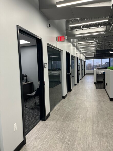 More Photos Of 24681 Northwestern Hwy, Southfield Office Residential For Lease