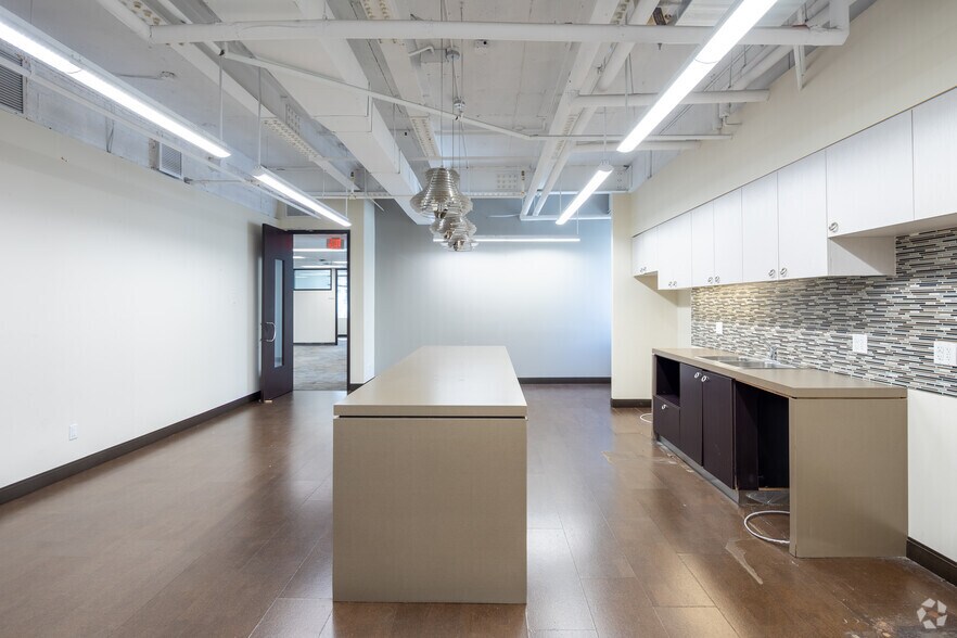 More Photos Of 20 Adelaide St E, Toronto Office For Lease