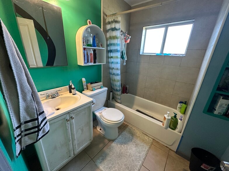 More Photos Of 3620 Elkhorn Blvd, North Highlands Dormitory For Sale